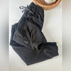 Jaanuu Women’s Classic Scrub Set. Size: XS